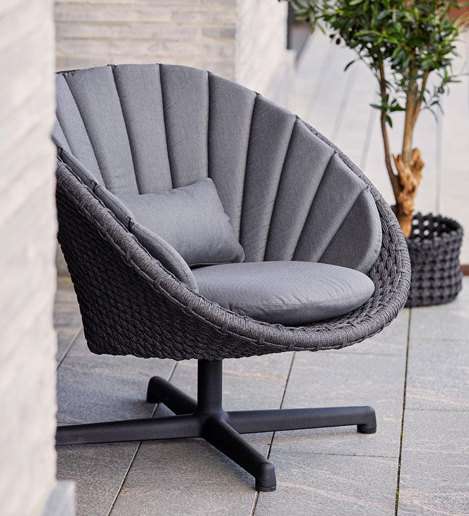 Allred Collaborative - Cane-line - Peacock Lounge Chair with Swivel Legs - Peacock Lounge Chair with Swivel Legs - 5458RODGSWB