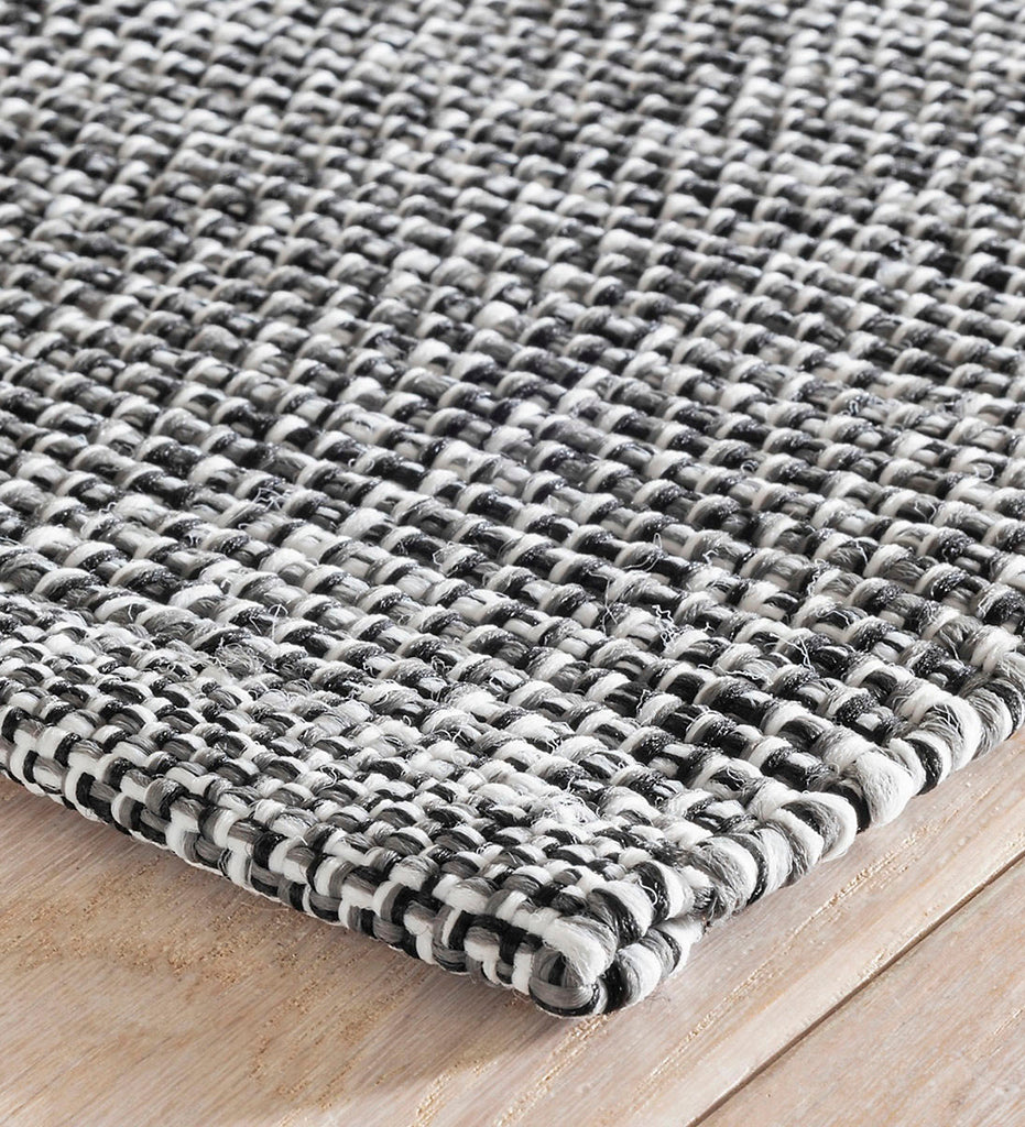 Allred Collaborative - Dash and Albert - Fusion Black Handwoven Indoor / Outdoor Rug - Fusion Black Handwoven Indoor / Outdoor Rug - DA1917-23